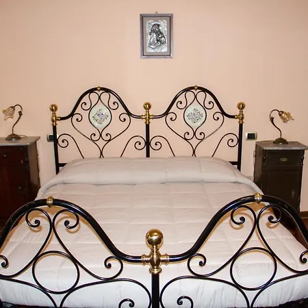 Porta Crucifera Apartment *