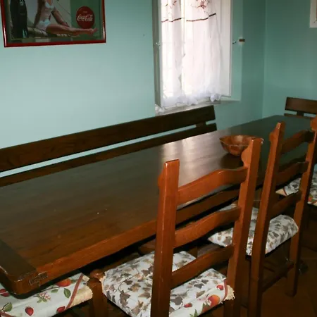 Porta Crucifera Apartman *